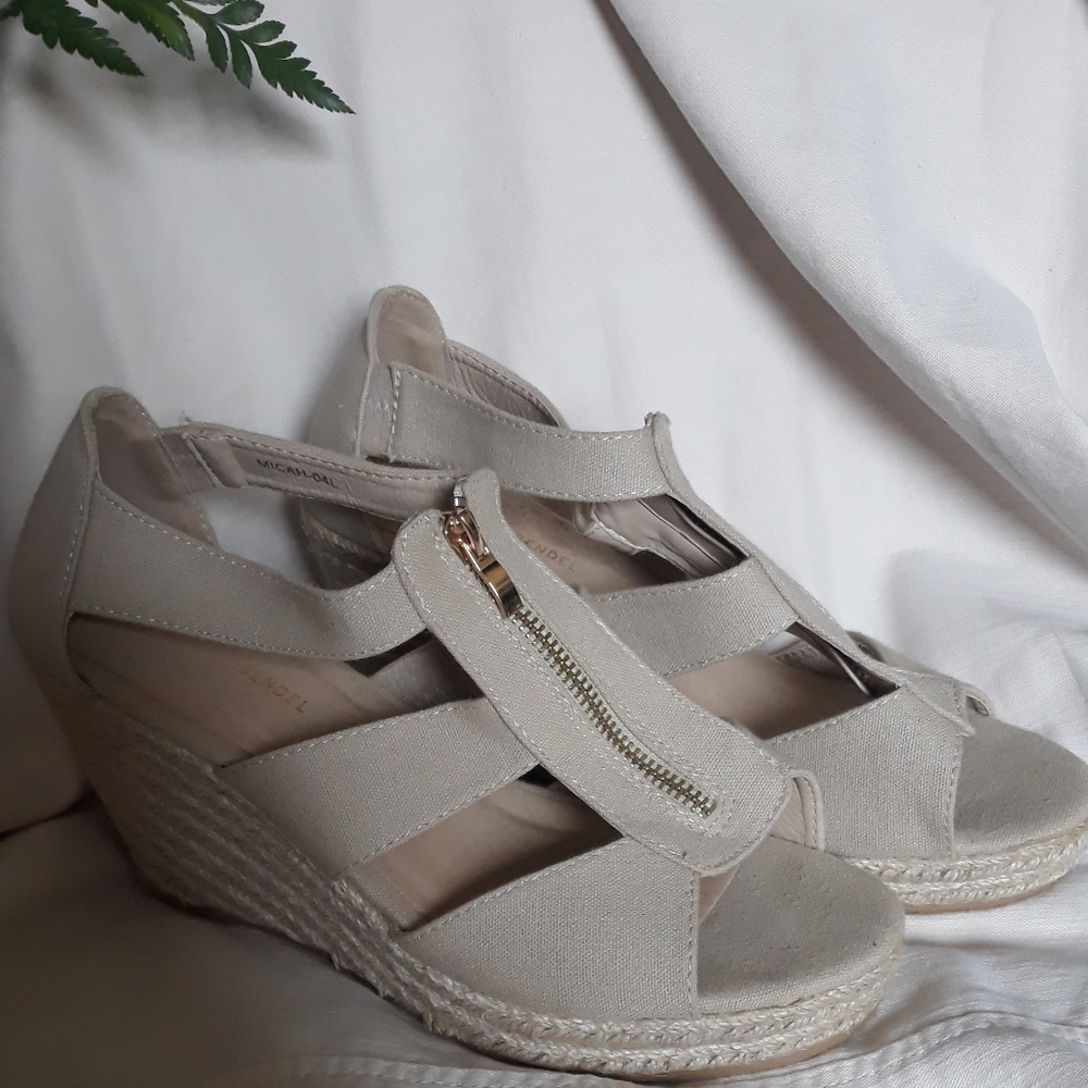 Alexis Bendel- beige wedge heel